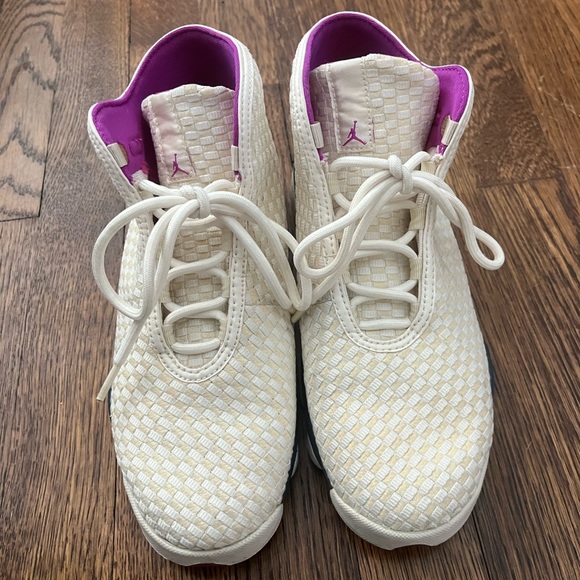 Air Jordan 13 Retro - Y5 (Women’s 7) - Picture 6 of 8